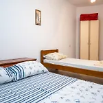 Guest house And By The Sea Posedarje, Novigrad - 21123 Posedarje