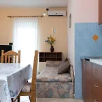 And By The Sea Posedarje, Novigrad - 21123 Guest house
