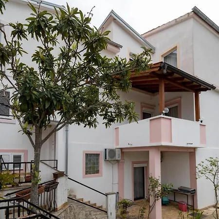And By The Sea Posedarje, Novigrad - 21123 Guest house