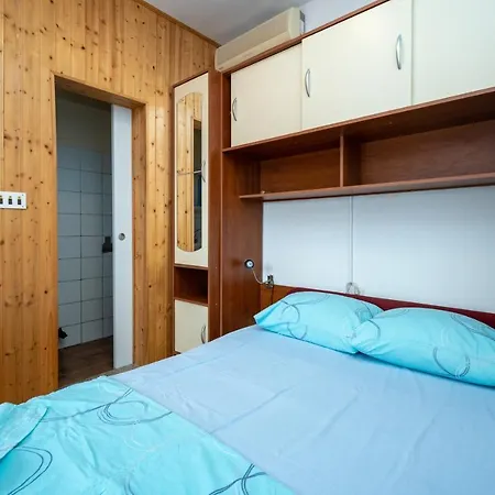 And By The Sea Posedarje, Novigrad - 21123 Guest house