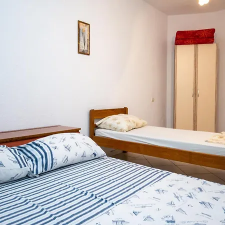 Πανσιόν And By The Sea Posedarje, Novigrad - 21123 Posedarje