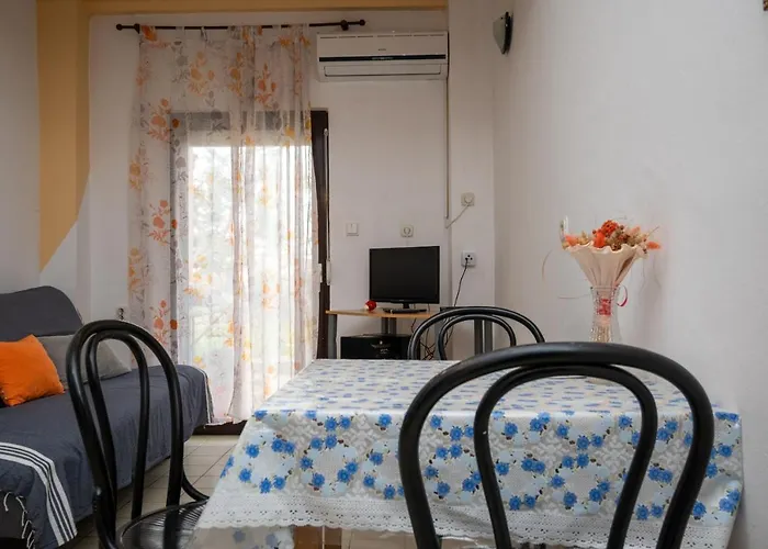 Гостевой дом And By The Sea Posedarje, Novigrad - 21123 Поседарье